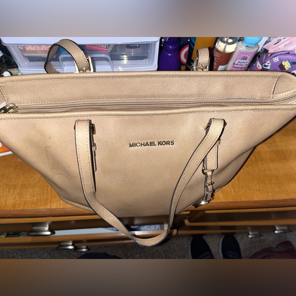 Michael Kors Purse - Picture 2 of 11
